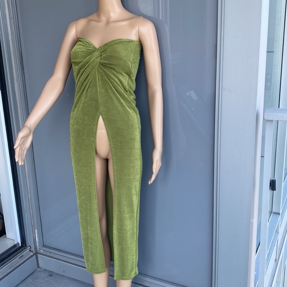 Timeless Elegance Meets Beachside Bliss: Vintage Green Tube Dress/Beach Cover-Up - Picture 3 of 6